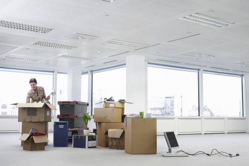 Efficient unpacking and room setup after a move in Lee